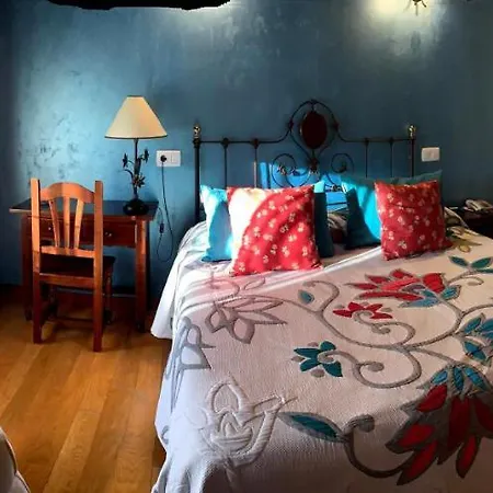 ホテル Dona Sancha コバルビアス